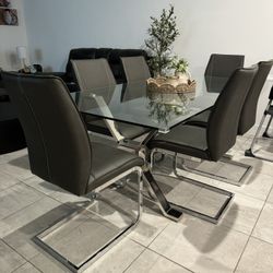 RECTANGULAR DINING ROOM SET; 7Pieces