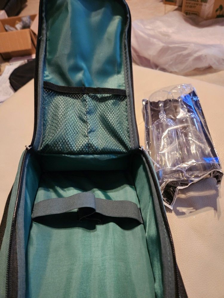 WINE ZIPPERED COOLER NEW