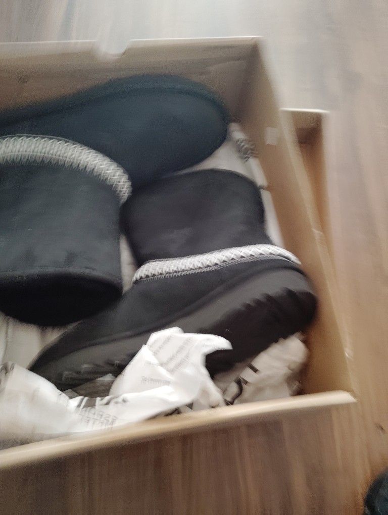 UGG Boots 👢 