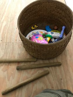 Raised basket