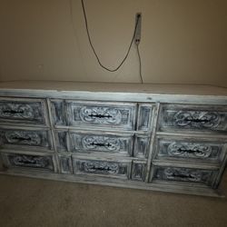 Sturdy Dresser
