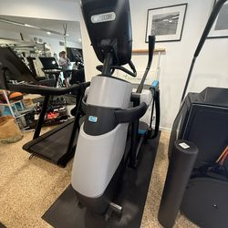 Precor AMT (Adaptive Motion Trainer), P82 Display