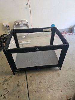 Pack n play /play pen