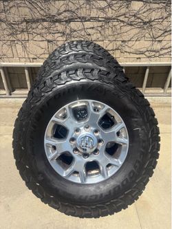 RAM 2500 Wheels & Tires