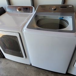 Samsung Large Capacity 5.0cu Ft Top Load Washer And Gas Dryer Set 