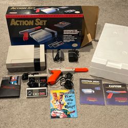 Nintendo NES Action Set Complete CIB w/ Box Styrofoam Inserts