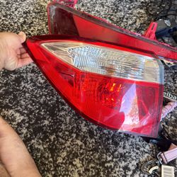 2017-2019 TOYOTA COROLLA LE REAR LEFT (BODY) TAIL LIGHT LAMP  (REPLACEMENT)