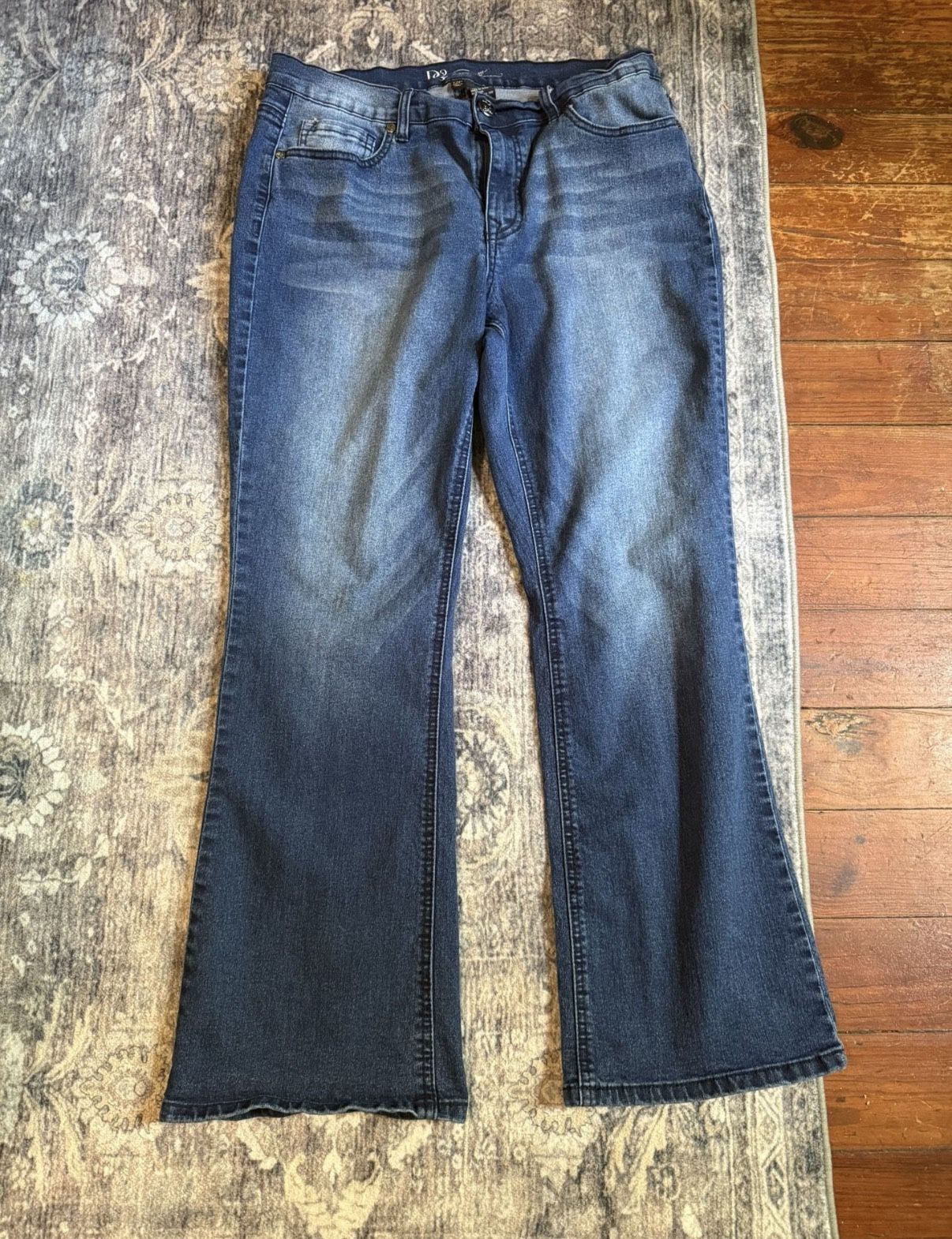 Like New Bootcut DG2 Jeans - Size 12 Petite
