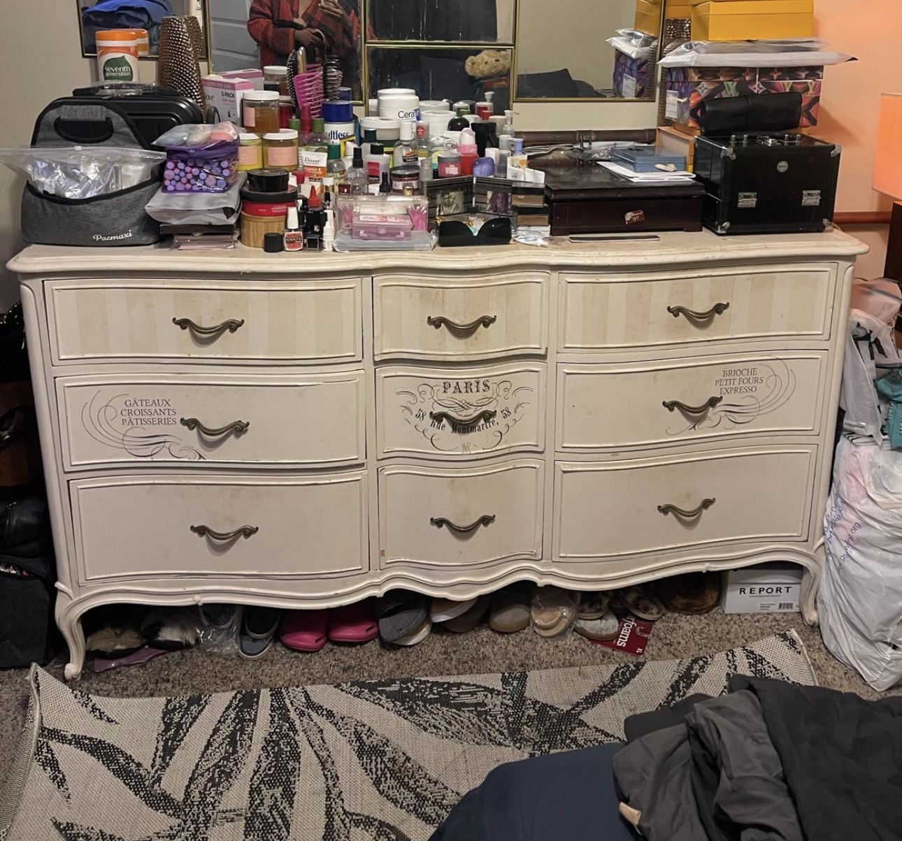 VICTORIAN GRAND DRESSER
