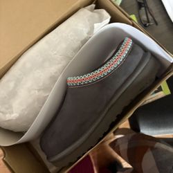 Ugg Brand New 