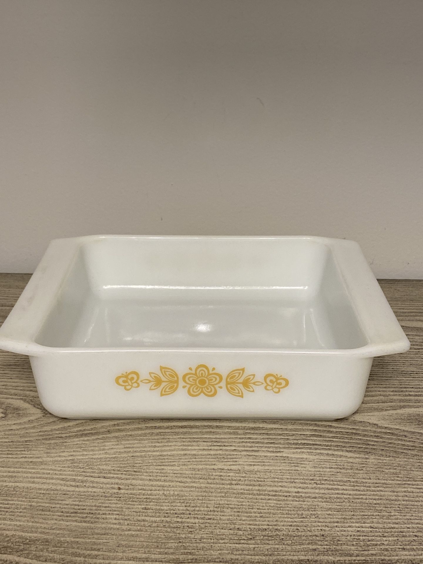 Vintage Pyrex #922 Gold Butterfly Square Baking Pan Brownie Dish 8x8x2 Excellent
