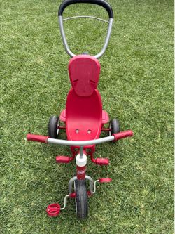 Radio flyer tricycle with handles