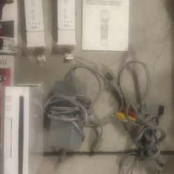 Wii Game W/ Console, Controllers And 17 Games