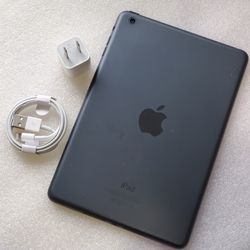 iPad mini 3rd Generation, works with wifi, excellent condition 