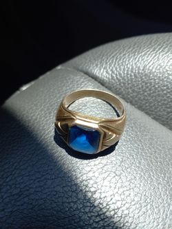 Gold Ring 10k READ DESCRIPTION
