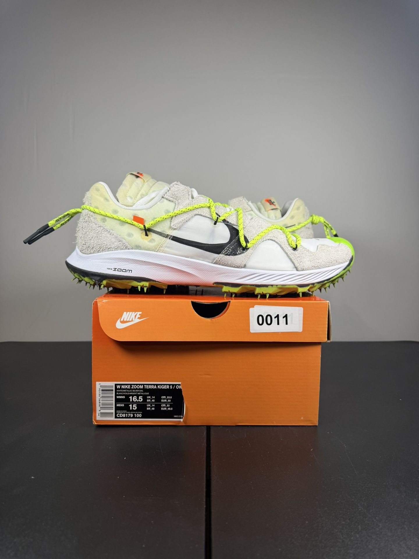 Super clean Off-White Terra Kiger Size 15M OG all!