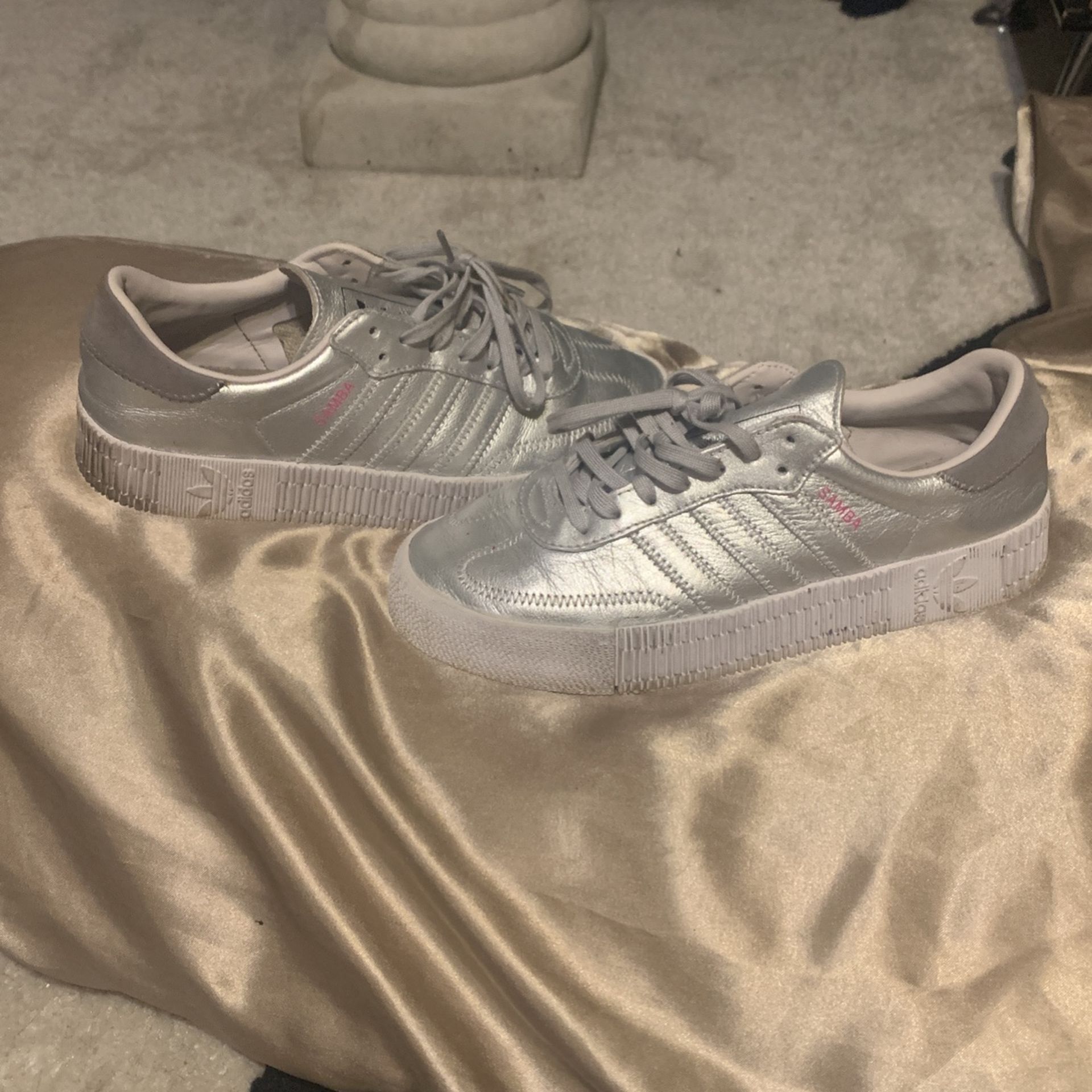 Adidas Sneakers