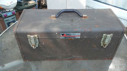 Metal tool box great for organizing plumbing,ele or just a to go box