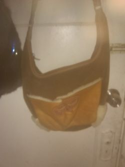 Beautiful purse for that low hurry deal this real.