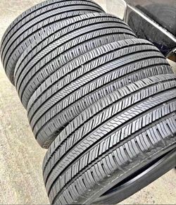235/65/18 Michelin 📍📍 Vendo un set de llantas con 80% de vida las 4 📍🌟