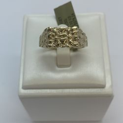 14K Gold Nugget Ring. 