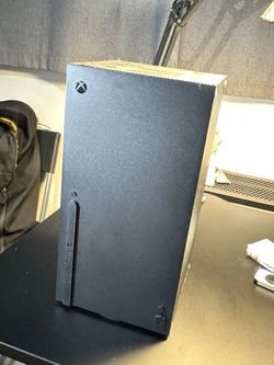 Microsoft Xbox Series X 1TB Black 4K Console Region Free w/ Controller & Cables