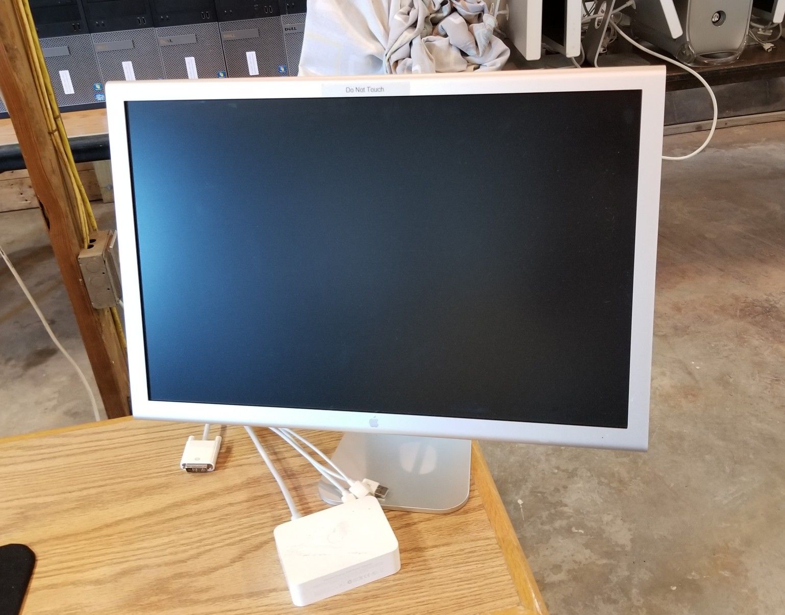 Apple Cinema Display. Working. Used.