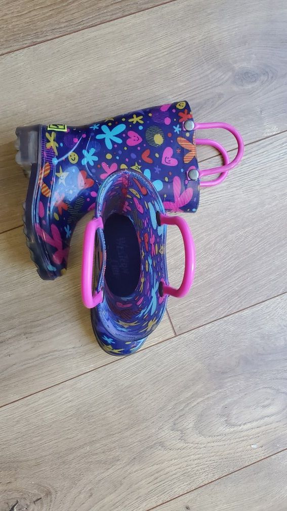 Light-up toddler size 5 rain boots