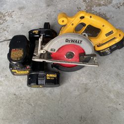 DeWALT 18v DC390 With 4 Batteries And Charger