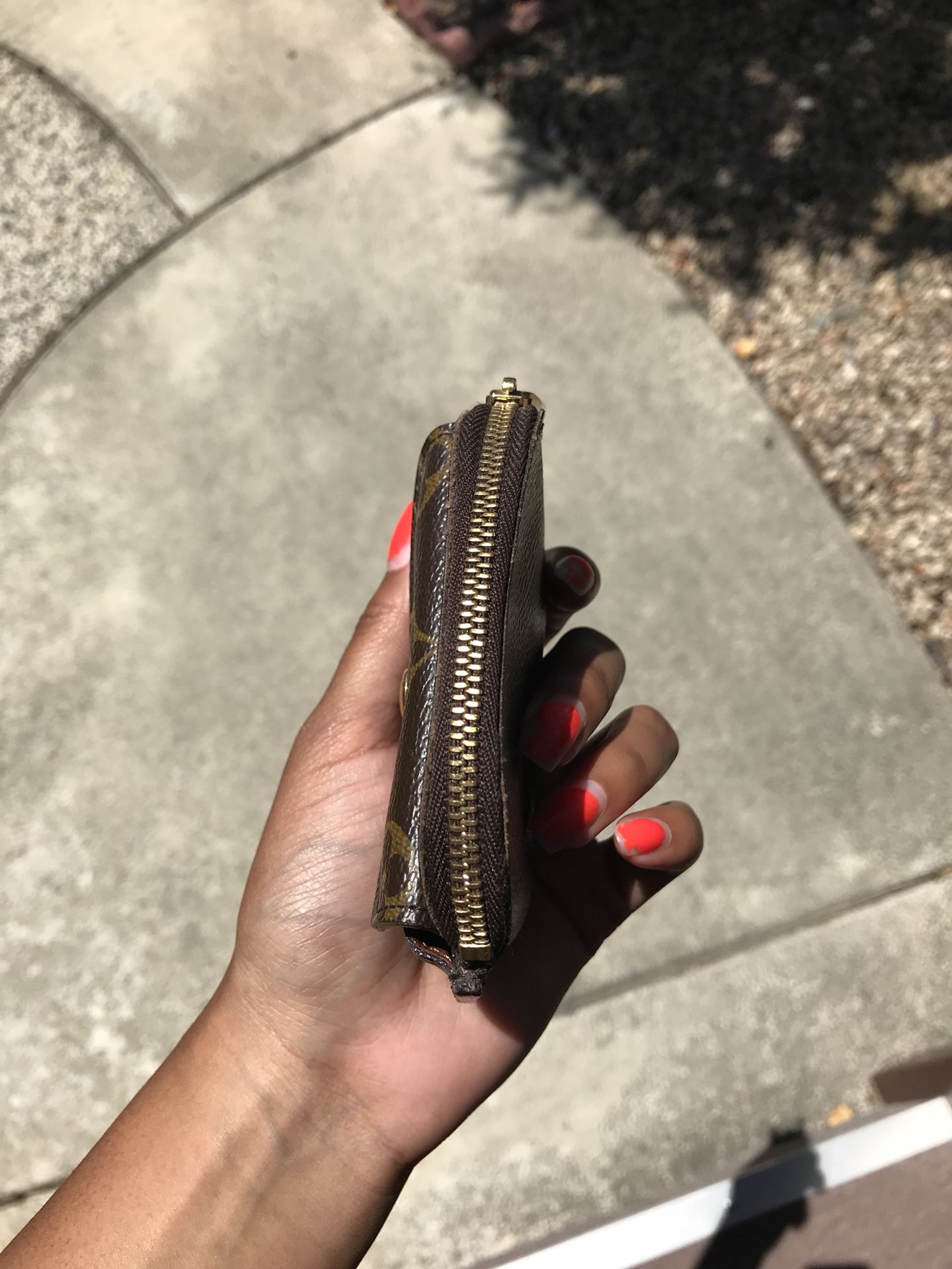 Louis Vuitton coin pouch for Sale in Emeryville, CA - OfferUp