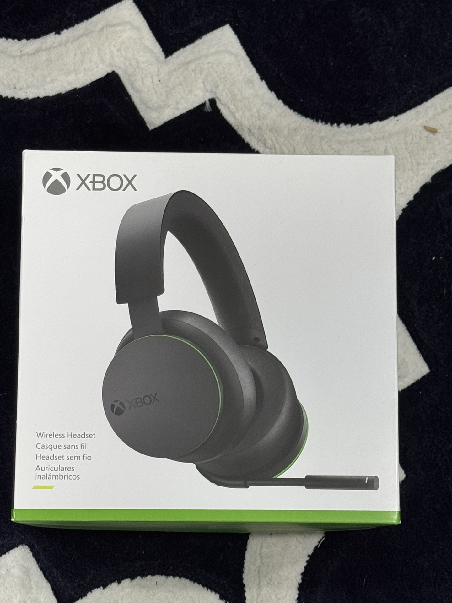 Microsoft Xbox Wireless Headset - Black - NEW