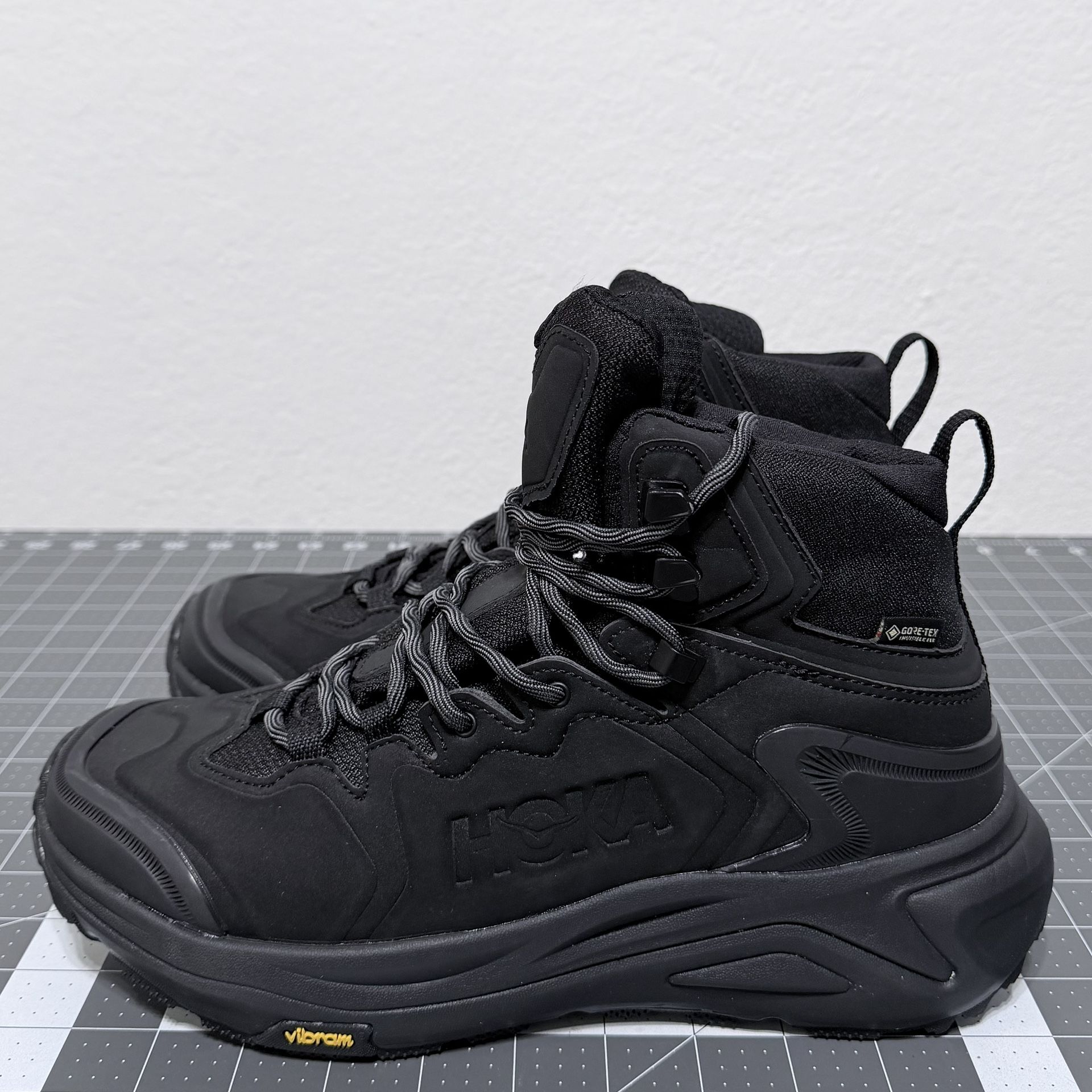 HOKA Men's Kaha 3 Mid GTX Hiking Boot Size 8 USA 