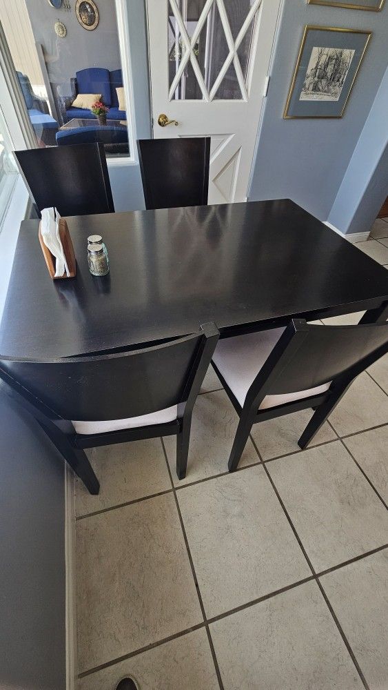 Kitchen/Dining Table With Matching Chairs