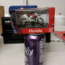 NIB New-Ray Honda CR250R dirtbike motocross motorcycle 1:32 diecast model toy
