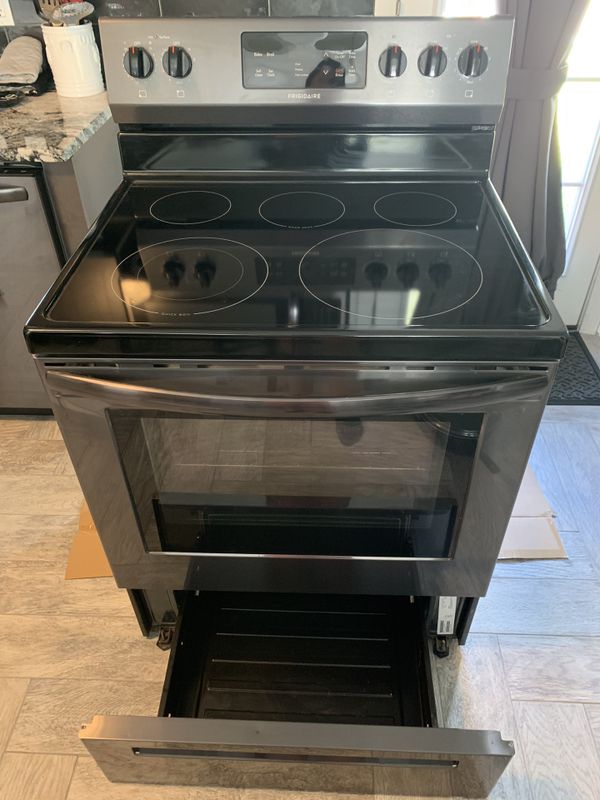 Frigidaire Black Stainless Electric Stove for Sale in North Haven, CT