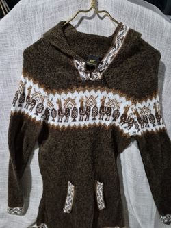 100 % Alpaca sweater