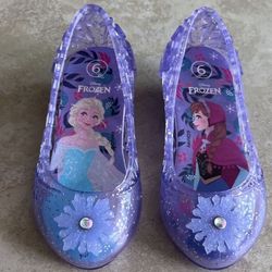 Frozen Toddler Girl’s Light Up Slip On Jelly Shoes / Slippers, Size 6