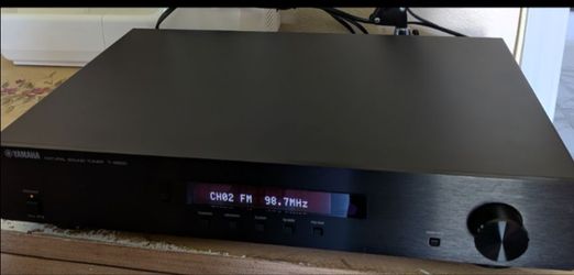 Very Firm $100 Yamaha T-S500BL AM/FM Stereo Tuner