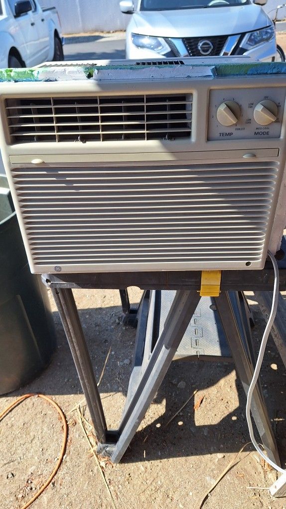 Air Conditioner GE Wall/Window Unit. Tested Works Great