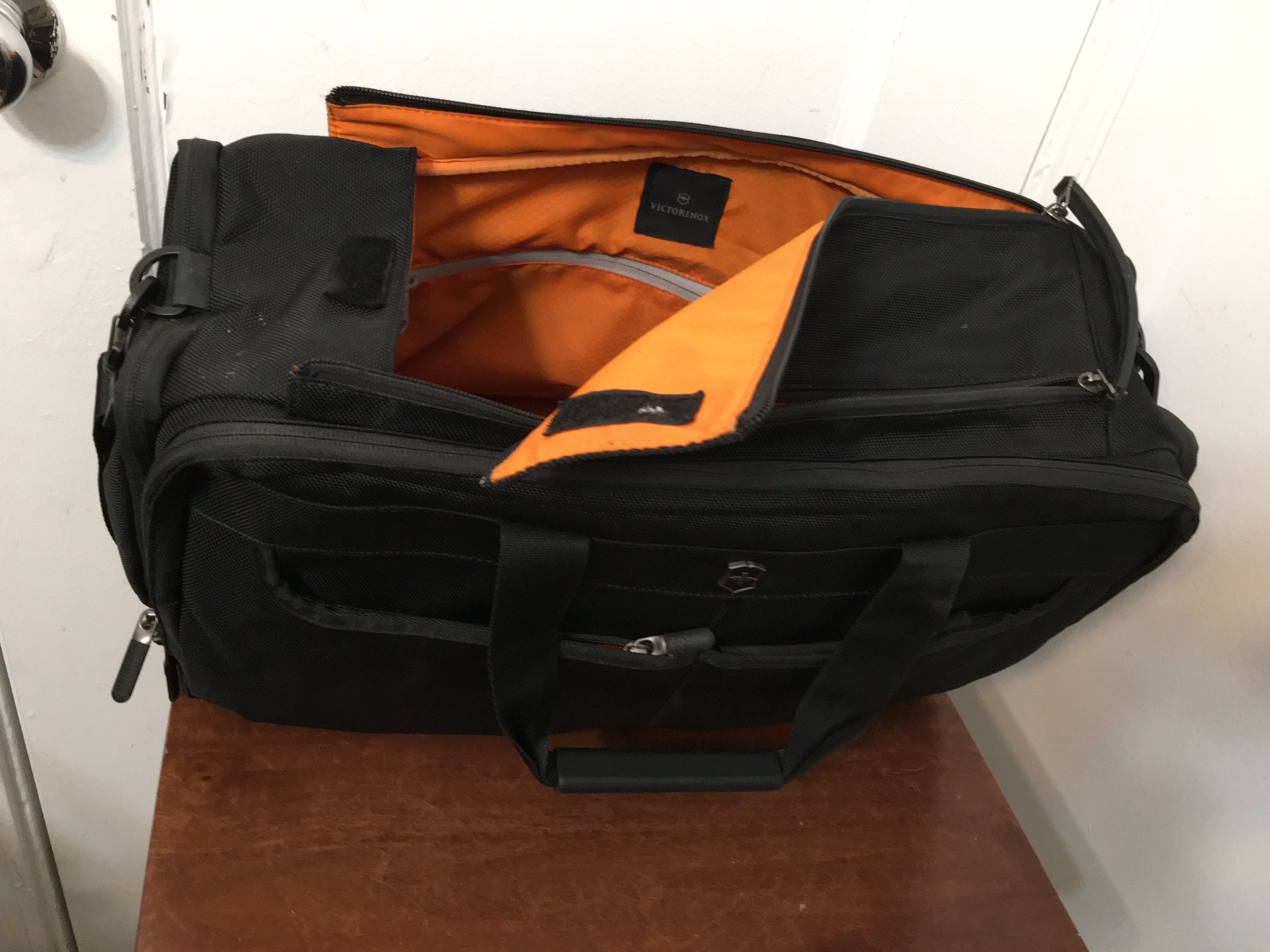 VICTORINOX WERKS TRAVELER WT DUFFEL Bag