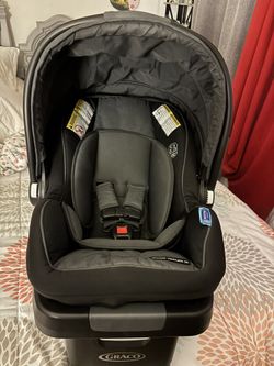 Graco snugride infant car seat