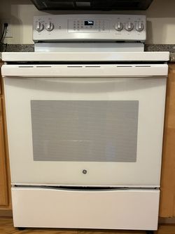 Stove/Range/Oven/GE/White Glass Top 5 Burner & AirFry/30"