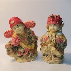 Traditional Chinese Bride & Groom Figurine Wedding Gift Prosperity Longevity(sold as is;  It has a small damage to the top of the bride's hairstyle.)