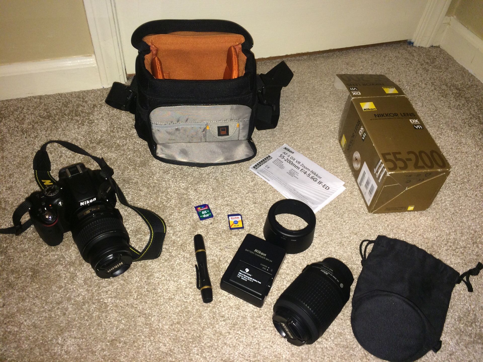 Nikon d5100 with 2 lenses, original box, camera bag, accessories