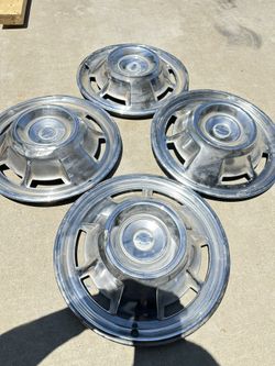Chevy hub caps
