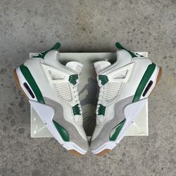 Air Jordan 4 Retro “Pine Green”