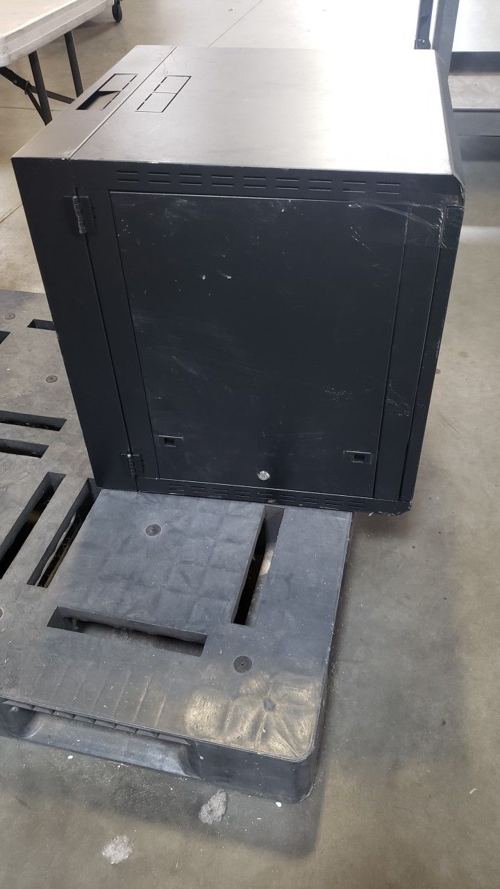 12U Wall Mount Enclosure- Damaged