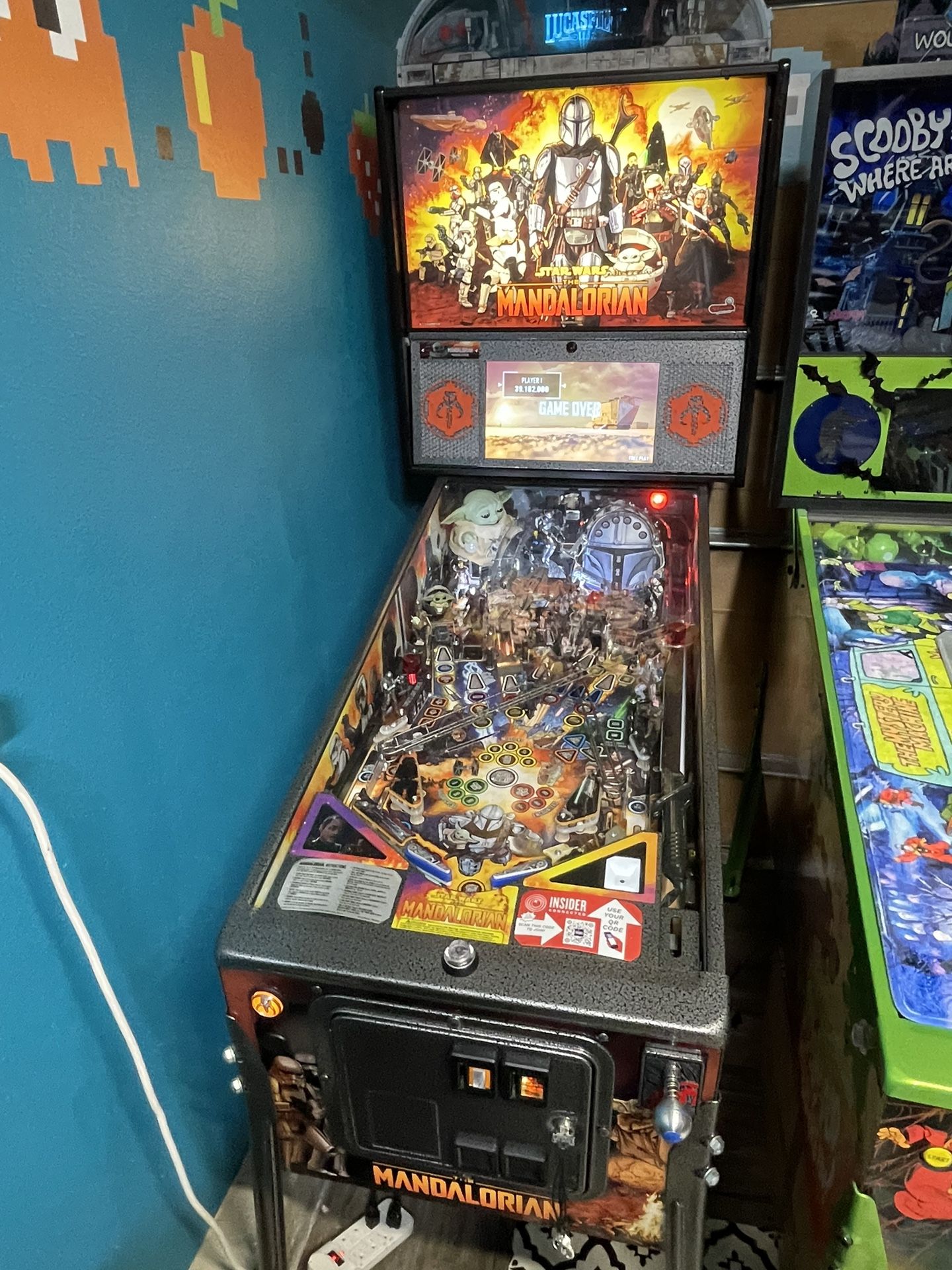 The Mandalorian Premium Pinball Machine by Stern