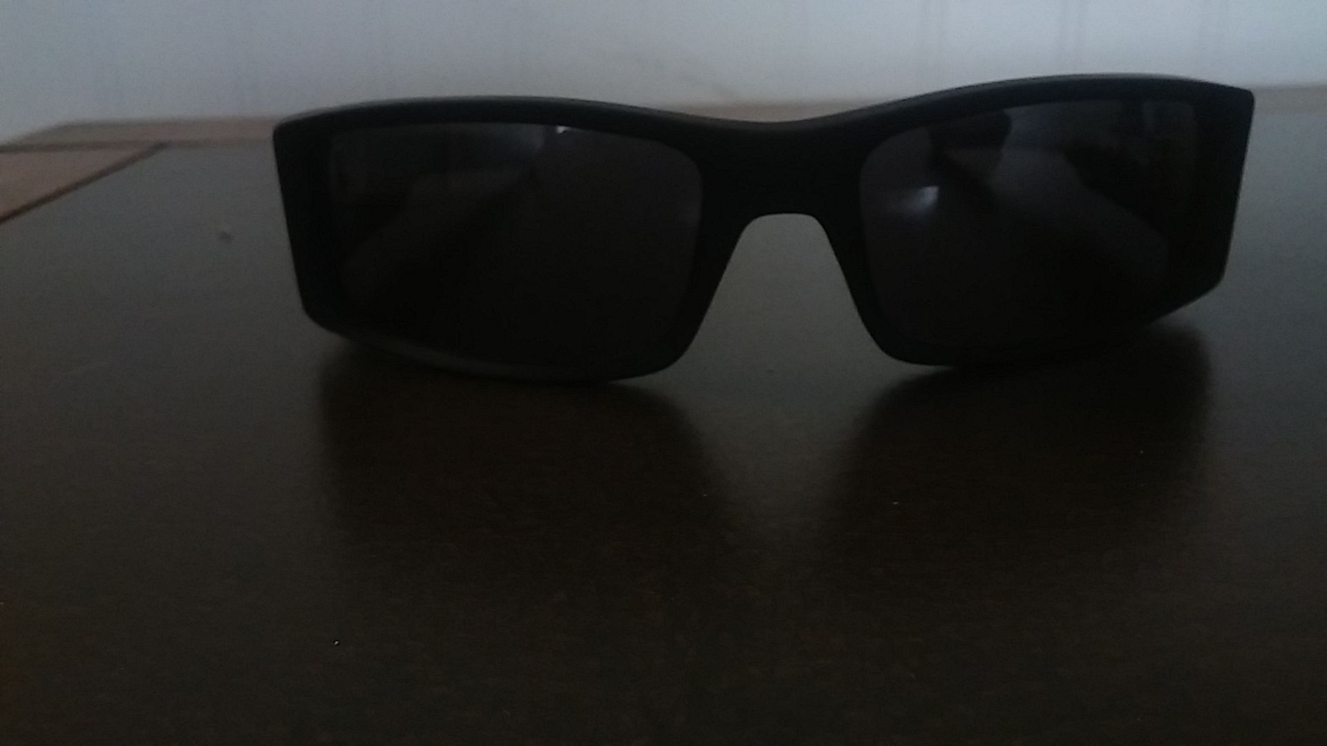 Spy hielo matte black with happygrey green lenses
