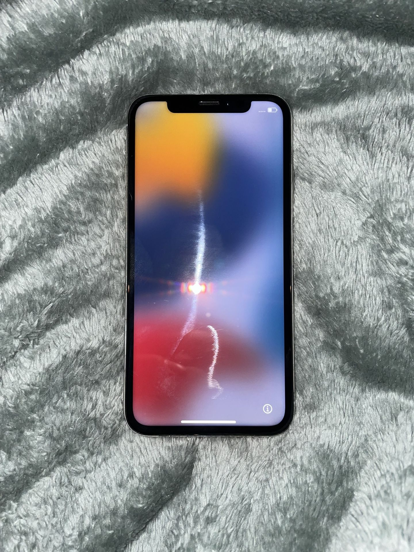 APPLE IPHONE X 256 GB MINT CONDITION AT&T